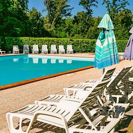 Aparthotel Isa-residence With Swimming-pool In In The Middle Of Tuscan Nature *